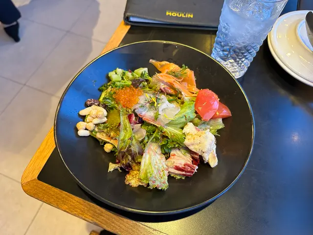 Restaurant & CAFÉ MOULiN（レストラン＆カフェ ムーラン）