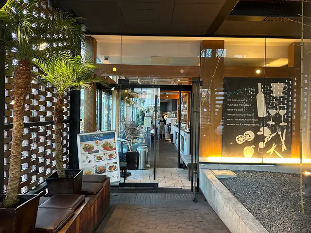 Restaurant & CAFÉ MOULiN（レストラン＆カフェ ムーラン）