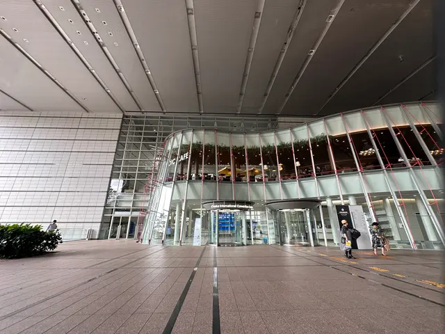 大阪府立国際会議場（グランキューブ大阪）
