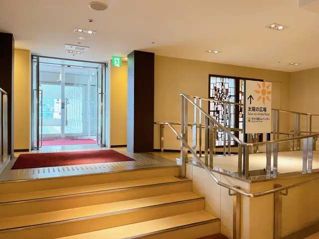 太陽の広場（大阪ステーションシティ内）