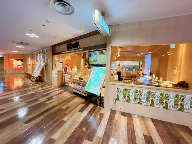 阪急メンズ大阪（HEP NAVIO）