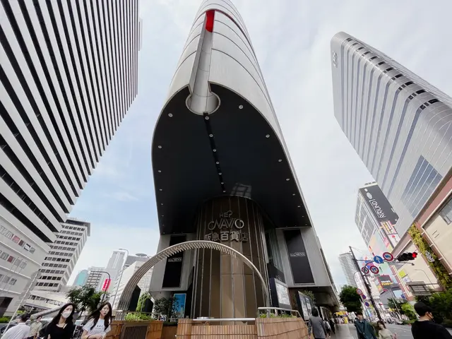 阪急メンズ大阪（HEP NAVIO）