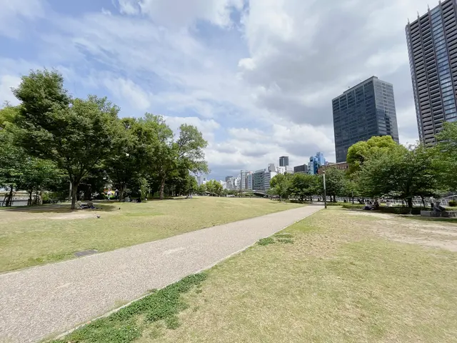 中之島公園 芝生広場