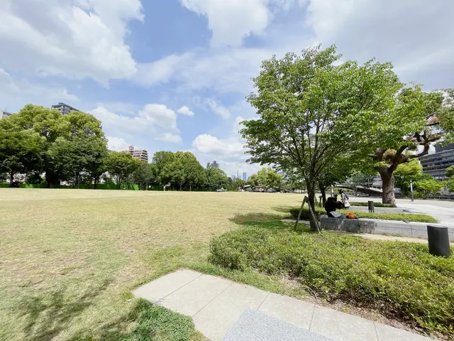 中之島公園 芝生広場