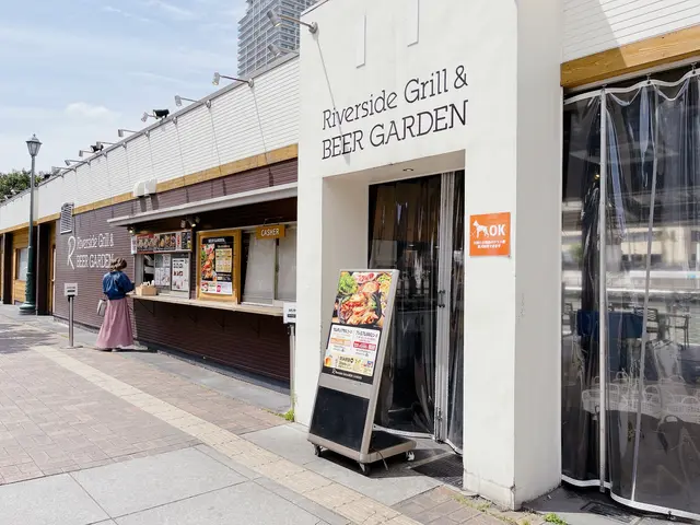 アール・リバーサイドグリル&ビアガーデン（“R” RIVERSIDE GRILL & BEER GARDEN）
