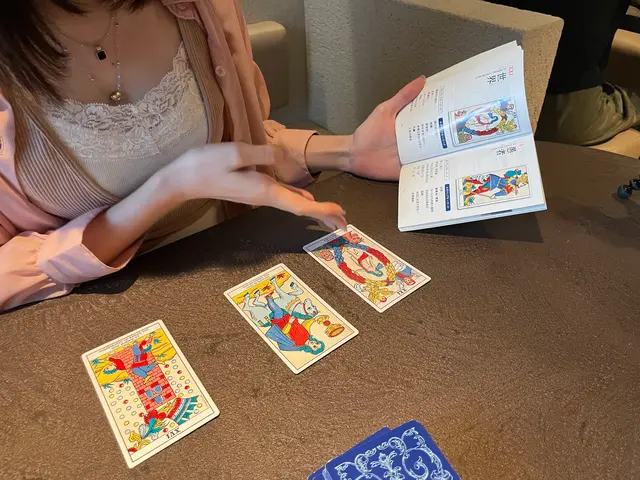 CAFÉ Tarot (カフェタロー)