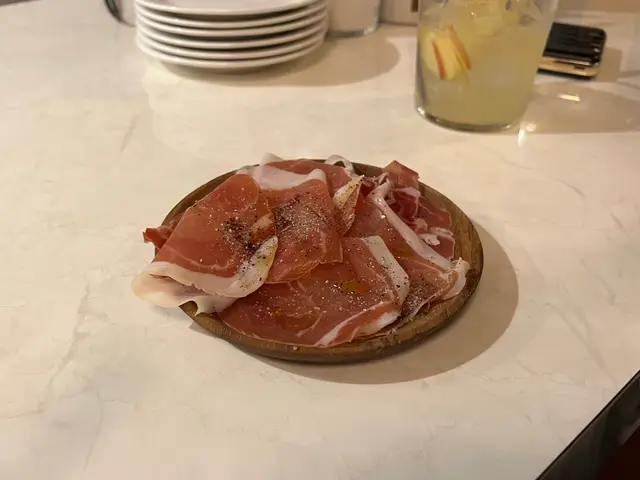 立ち飲みワイン 荒川STAND