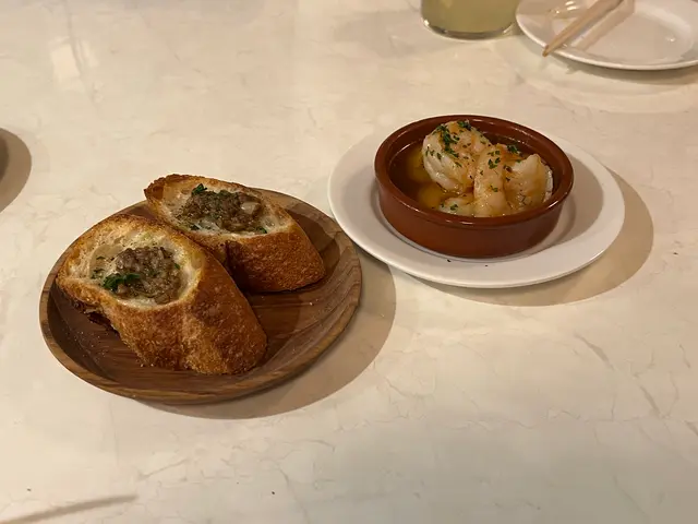 立ち飲みワイン 荒川STAND