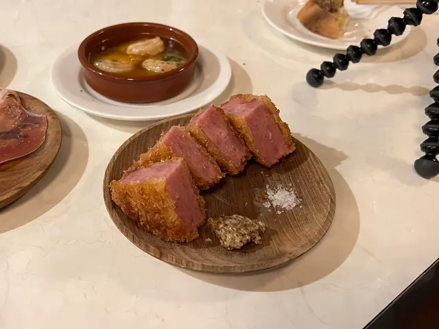 立ち飲みワイン 荒川STAND