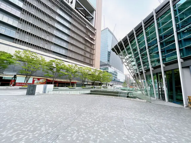 ルクア イーレ（LUCUA 1100）