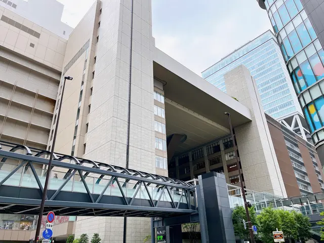 ルクア イーレ（LUCUA 1100）