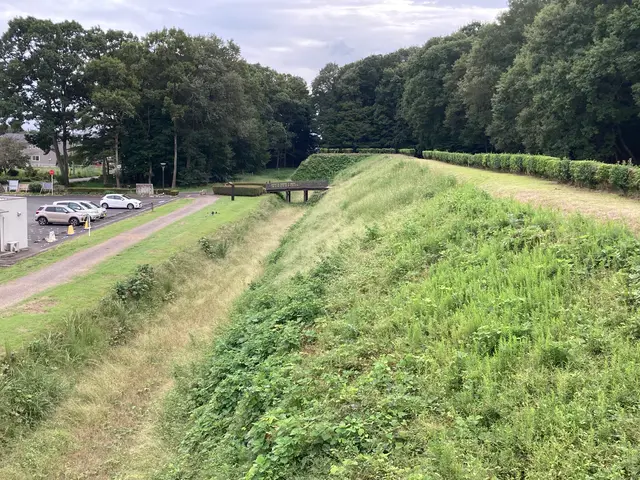 飛山城史跡公園
