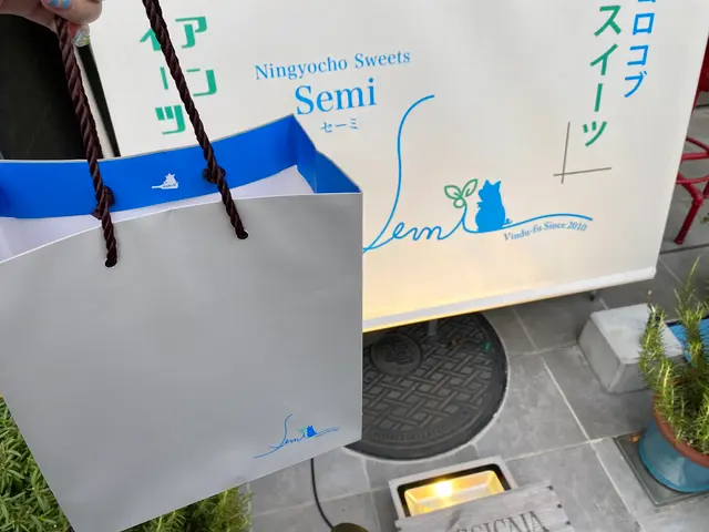 Semi (セーミ)