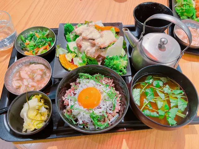 24/7 cafe apartment umeda