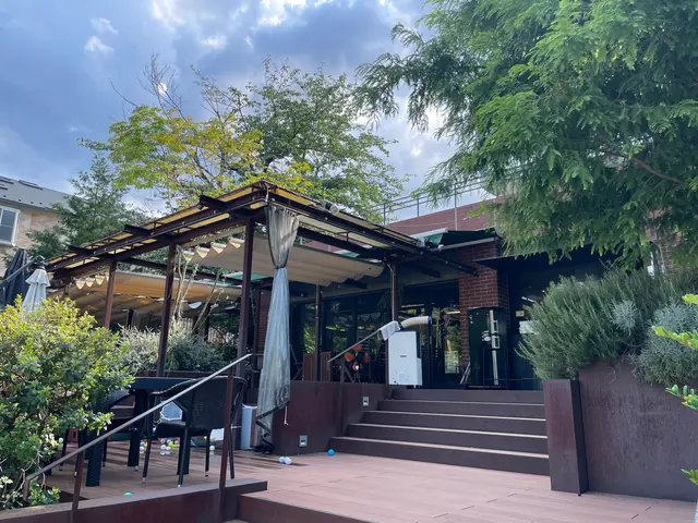 Cafe +8101 (カフェプラスエイトワンオーワン)