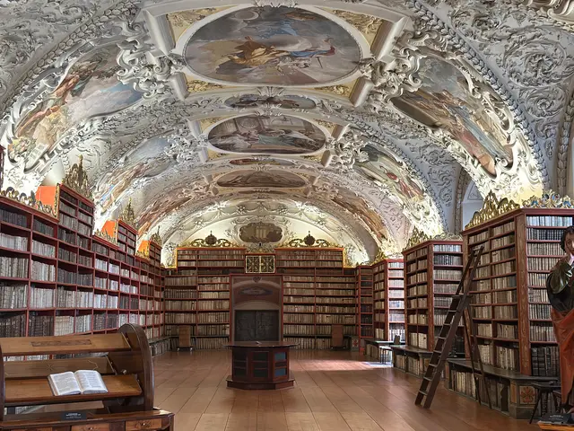 ストラホフ修道院図書館
