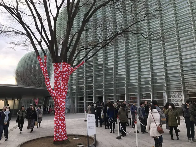 国立新美術館