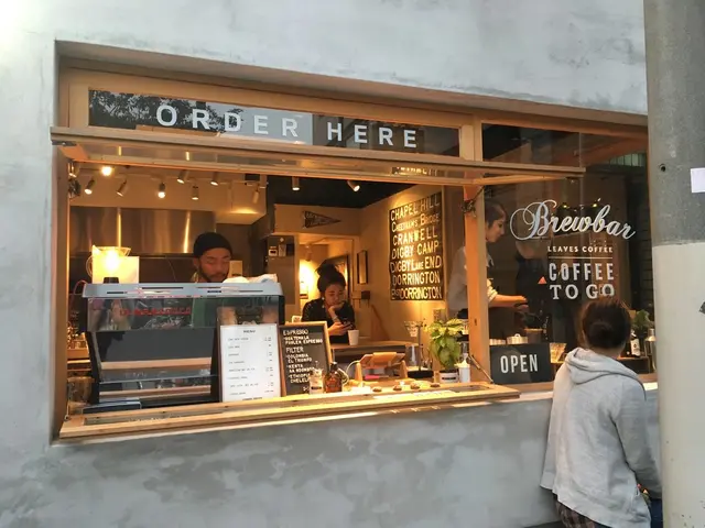 LEAVES COFFEE APARTMENT