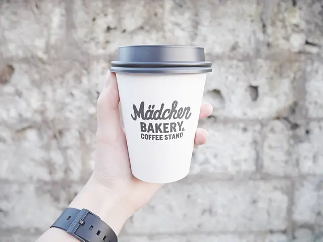 Mädchen BAKERY & COFFEE STAND