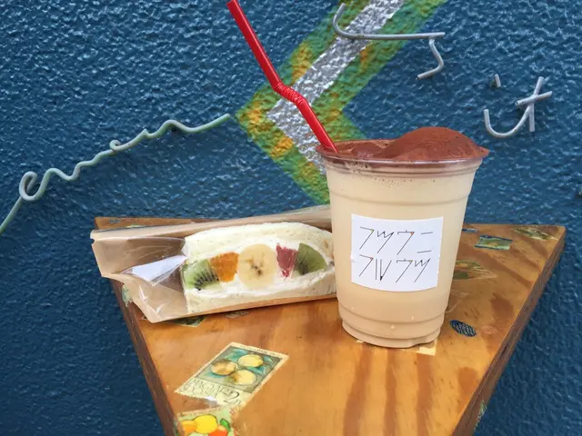 フツウニフルウツ