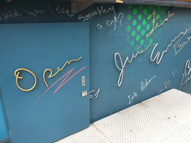 フツウニフルウツ