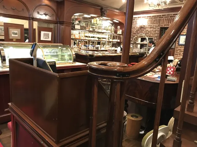 銀座トリコロール 本店