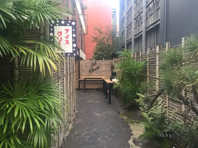  カフェ キツネ（CAFE KITSUNE）