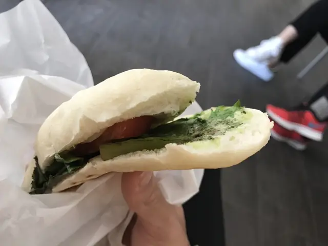 Dining cafe theater