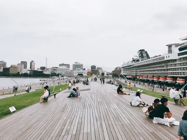 横浜港大さん橋国際客船ターミナル（大さん橋）
