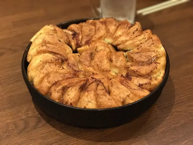 博多鉄なべ餃子なかよし 