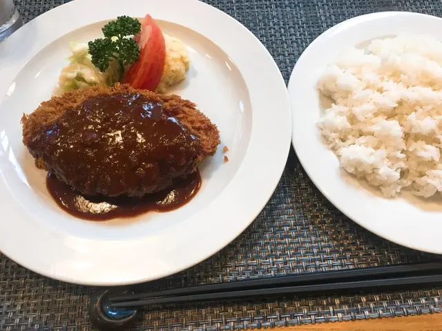 洋食屋ワタナベ