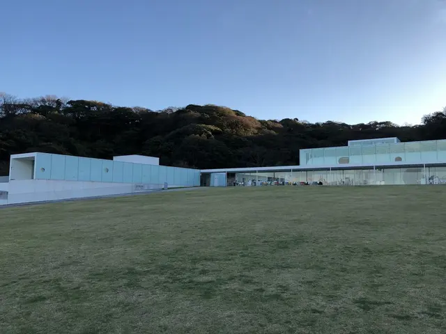 横須賀美術館