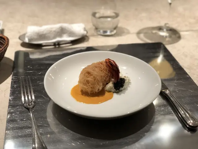 西麻布 K+ （カゲロウプリュス）