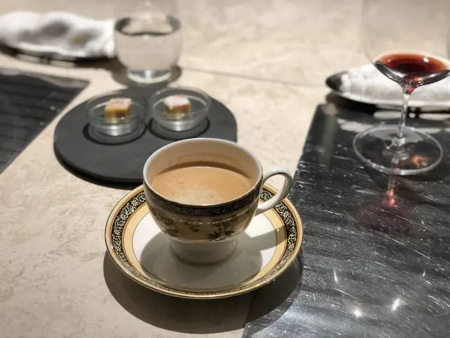 西麻布 K+ （カゲロウプリュス）