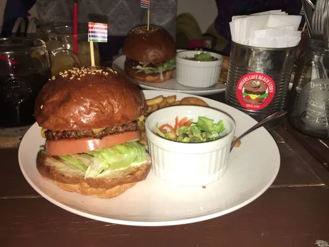 Burger's Cafe Beach Story 大宮駅東口駅前店