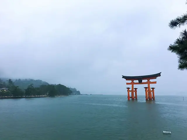 厳島神社 石鳥居