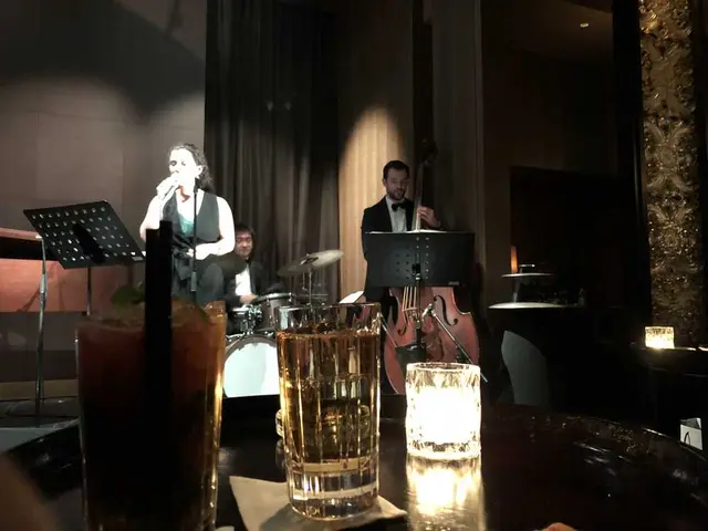 マデュロ（MADURO）