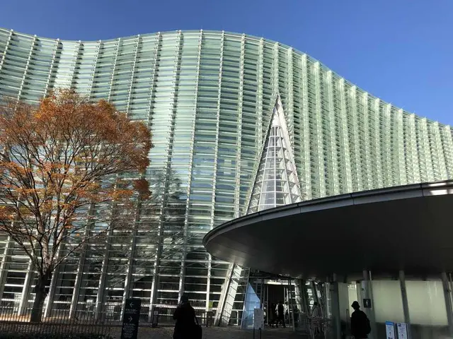 国立新美術館