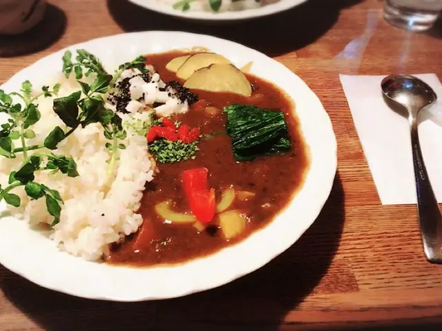 薬膳カレーじねんじょ 谷中店