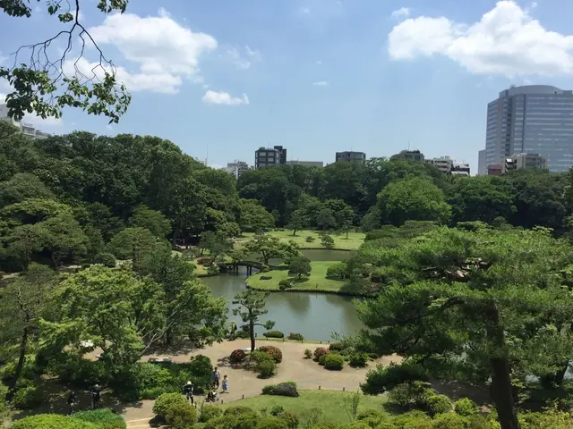 六義園