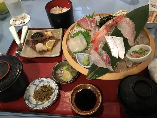 地魚料理 まるさん屋 （じざかなりょうり まるさんや）