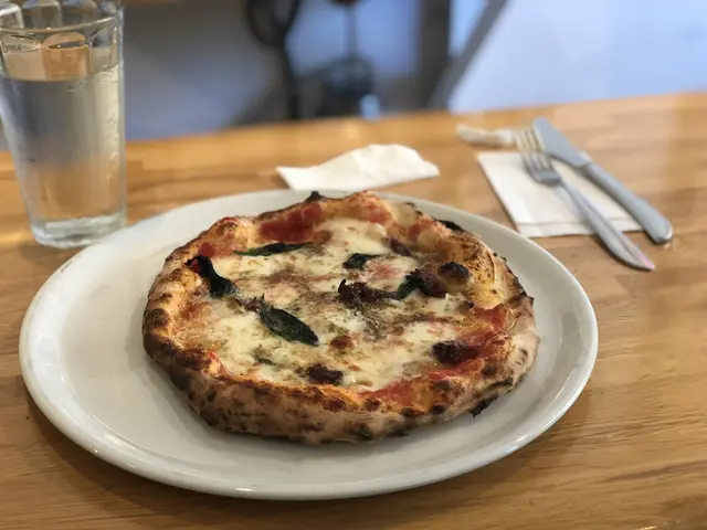 フレイズ フェイマス ピッツェリア（FREY's Famous Pizzeria）
