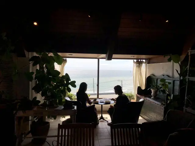c:hord hayama antiques & book café