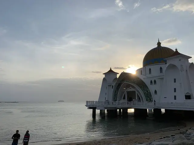 Melaka Straits Mosque（マラッカ海峡モスク）