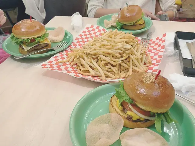 テディーズ ビガー バーガー 表参道店