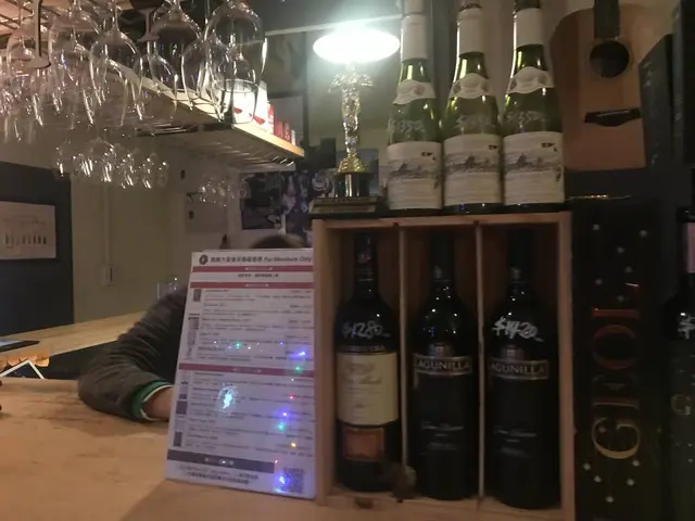 Dancing Elephant Wine Bar 跳舞大象葡萄酒専売