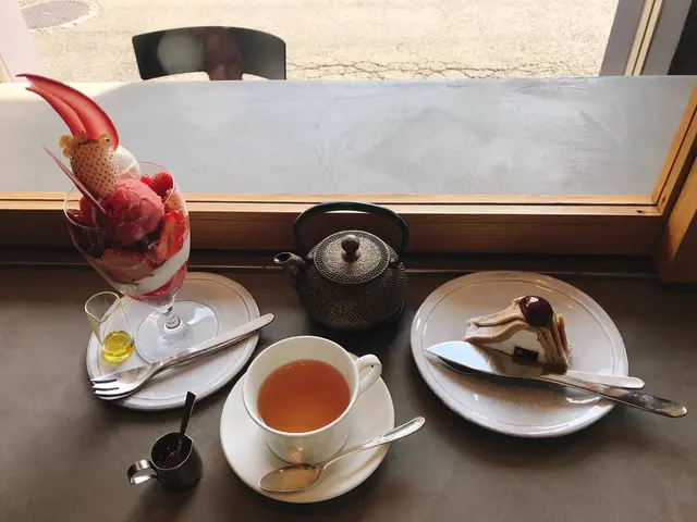 パティスリィ アサコ イワヤナギ（ PÂTISSERIE ASAKO IWAYANAGI）