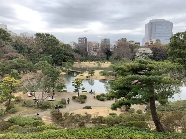 六義園