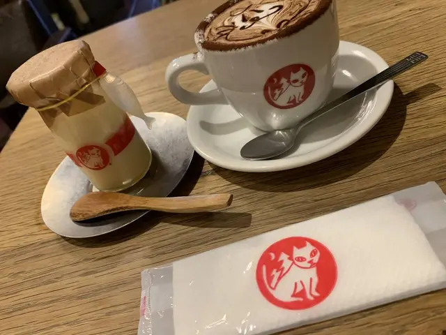 おやつとやまねこ