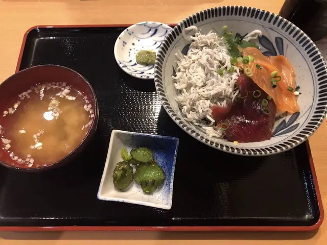 湘南しらす海鮮丼専門店 五八